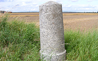 Odnalazł się zabytkowy kamień milowy spod Bartoszyc